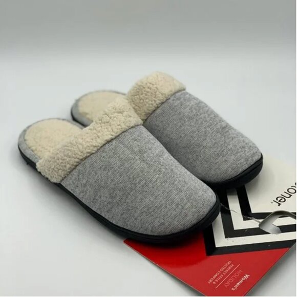 Isotoner Women's Slippers Fleece Charcoal Gray Size 7.5-8 - Picture 1 of 8